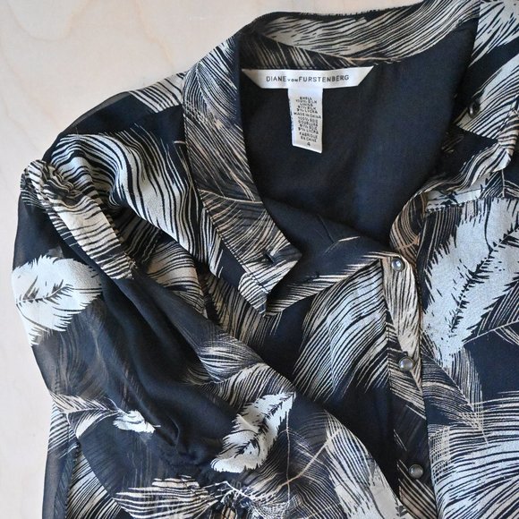 Diane Von Furstenberg 3/4 Sleeve Romantic Button Down Pattern Silk Blouse Size 4 - Picture 5 of 8